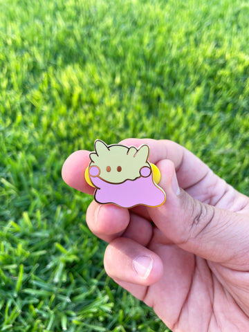 Shiny Goomy pin